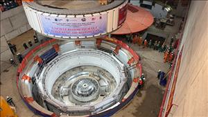 Hạ đặt thành công Rotor tổ máy số 1 dự án thủy điện Hòa Bình mở rộng