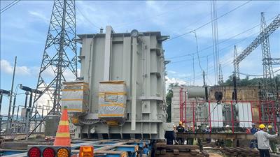 Đôn đốc tiến độ dự án nâng công suất trạm biến áp 500kV Hòa Bình