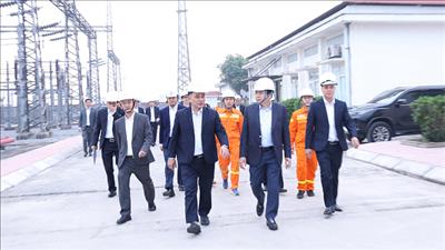 Tập trung cao độ để đảm bảo truyền tải điện an toàn, liên tục, ổn định dịp Tết Nguyên đán Bính Ngọ