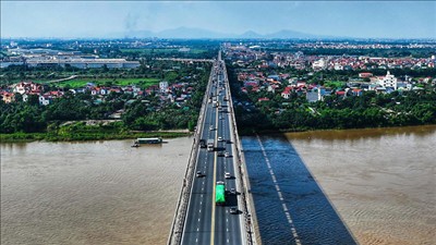 Bắc Bộ tiếp tục nắng, Trung Bộ và Nam Bộ mưa dông cục bộ