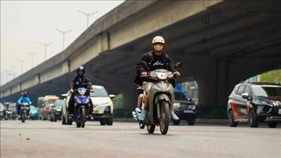 Bắc Bộ có mưa rào và dông vài nơi, Nam Bộ và Trung Bộ ngày nắng