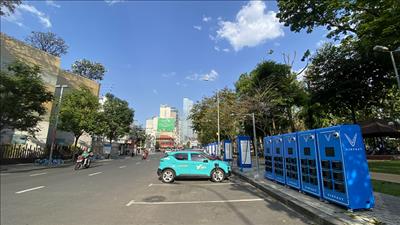 TPHCM: Đẩy nhanh tiến độ lắp đặt trạm sạc và tủ đổi pin xe máy điện