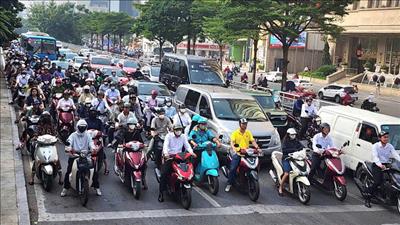Hà Nội: Đề xuất cấm xe máy công nghệ chạy xăng trong vùng phát thải thấp