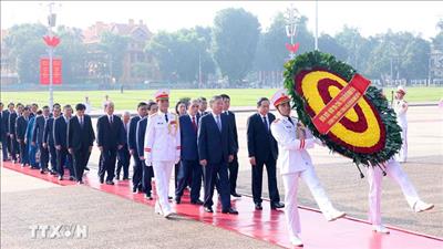 Lãnh đạo Đảng, Nhà nước tưởng niệm các Anh hùng liệt sỹ và viếng Chủ tịch Hồ Chí Minh