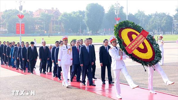 Lãnh đạo Đảng, Nhà nước tưởng niệm các Anh hùng liệt sỹ và viếng Chủ tịch Hồ Chí Minh