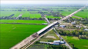 Đẩy nhanh tiến độ các dự án đường bộ cao tốc tại khu vực Đông Nam Bộ và Tây Nam Bộ