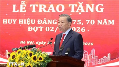 Tổng Bí thư, Chủ tịch nước dự Lễ trao tặng Huy hiệu Đảng cho đảng viên lão thành ở Hà Nội
