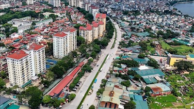 Bắc Bộ ngày nắng; Trung Bộ và Nam Bộ mưa dông, cục bộ có nơi mưa to đến rất to