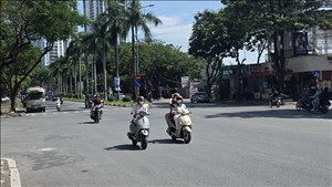 Bắc Bộ và Trung Bộ ngày nắng, có nơi nắng nóng; Nam Bộ mưa dông vài nơi