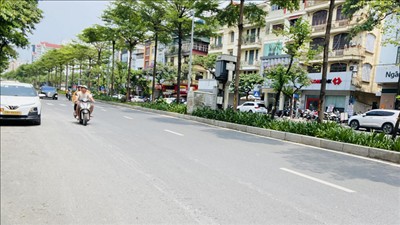 Bắc Bộ và Trung Bộ nắng nóng, có nơi trên 37 độ C; Nam Bộ mưa dông