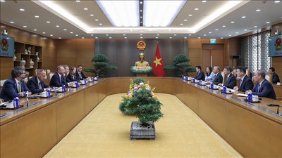 Thủ tướng tiếp Bộ trưởng Tài chính Luxembourg: Tăng cường kết nối dòng vốn từ châu Âu với Việt Nam