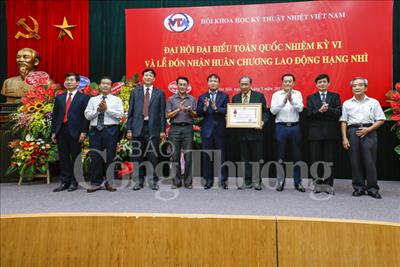 Hội Kỹ thuật nhiệt đón nhận Huân chương Lao động hạng Nhì 