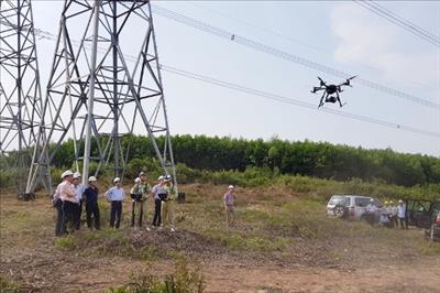 Ứng dụng thiết bị bay UAV phục vụ công tác quản lý vận hành lưới điện